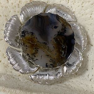 Vintage large silver tone flower pendant with resin centre. Good used condition.